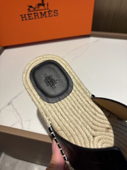 Hermes pure black comfortable versatile non-slip breathable casual slippers - Image 8