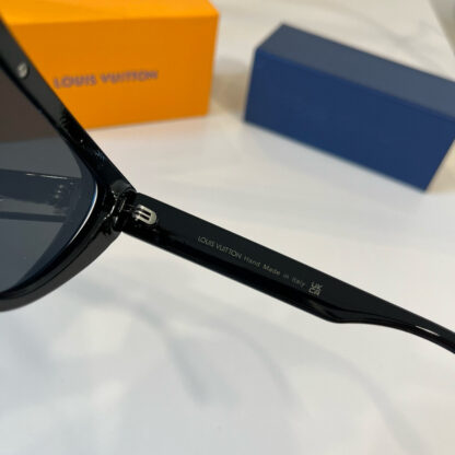 LOUIS VUITTON Fashion Sunglasses - Image 9
