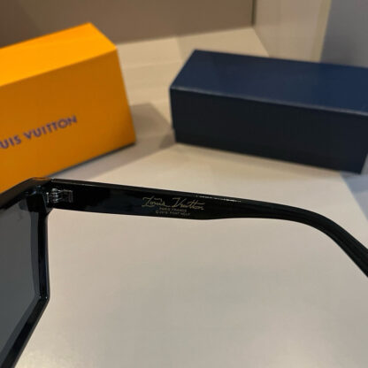 LOUIS VUITTON Fashion Sunglasses - Image 9