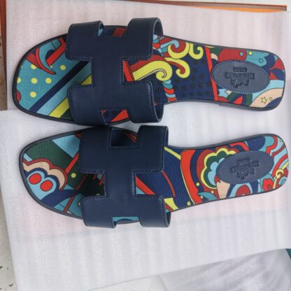 Hermès dark blue plain fabric slippers - Image 8