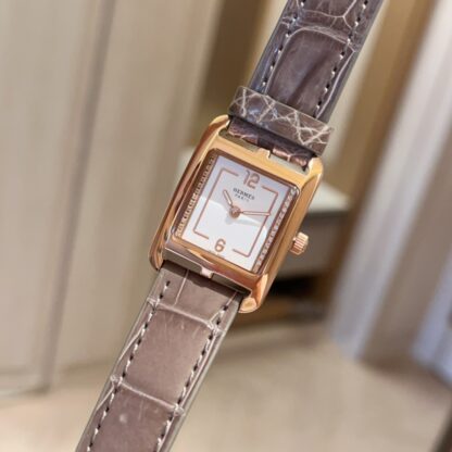 Hermes Square Dial Elegant Watch - Image 8