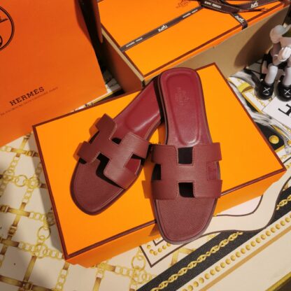 Hermès dark red palm print cowhide handmade slippers - Image 8
