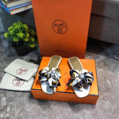 Hermès palm print white leather handmade slippers - Image 8