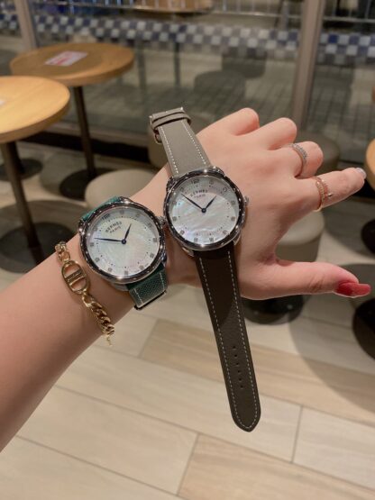 Hermes stylish quartz watch - Image 8