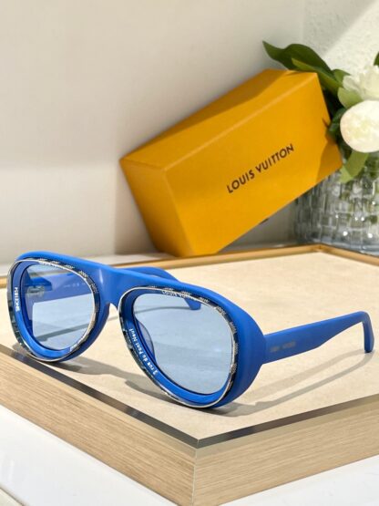 LOUIS VUITTON Fashion Sunglasses - Image 9