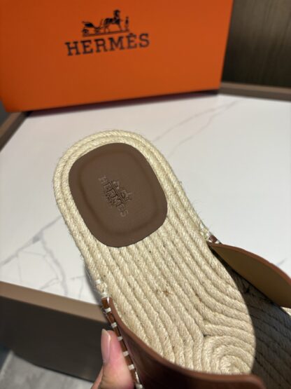 Hermes dark brown comfortable all-match non-slip breathable casual slippers - Image 8