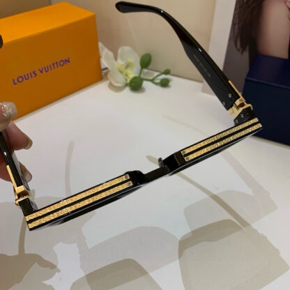 LOUIS VUITTON Fashion Sunglasses - Image 9