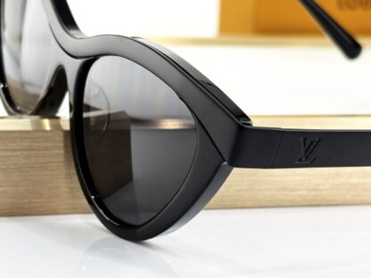 LOUIS VUITTON Fashion Sunglasses - Image 9