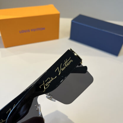 LOUIS VUITTON Fashion Sunglasses - Image 9