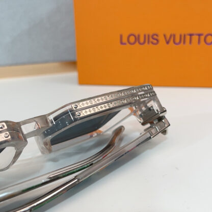 LOUIS VUITTON Fashion Sunglasses - Image 9