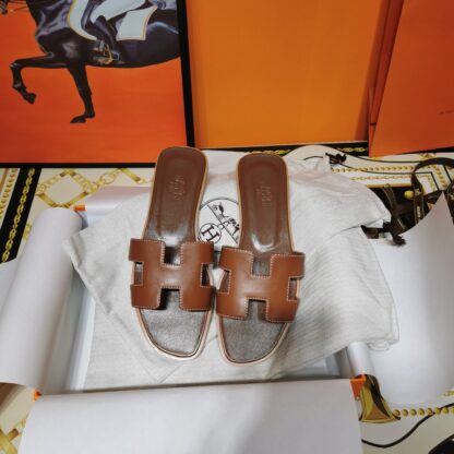 Hermès red brown plain handmade slippers - Image 8