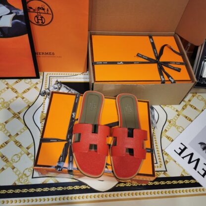 Hermès palm print red leather slippers - Image 8