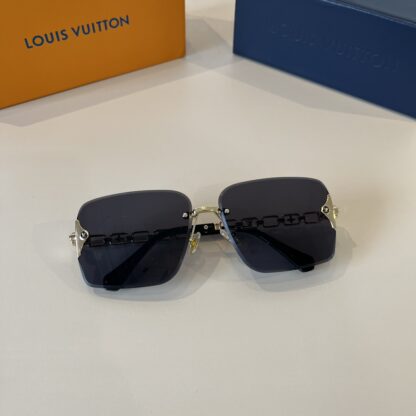 LOUIS VUITTON Fashion Sunglasses - Image 9