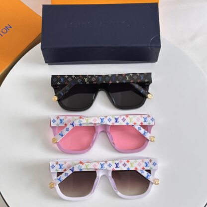 LOUIS VUITTON Fashion Sunglasses - Image 9