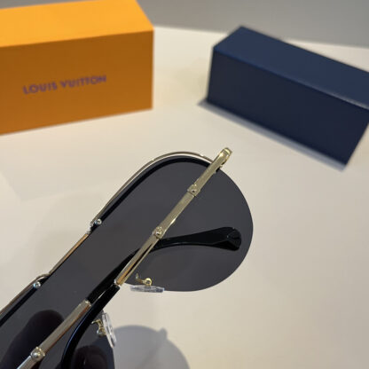 LOUIS VUITTON Fashion Sunglasses - Image 9