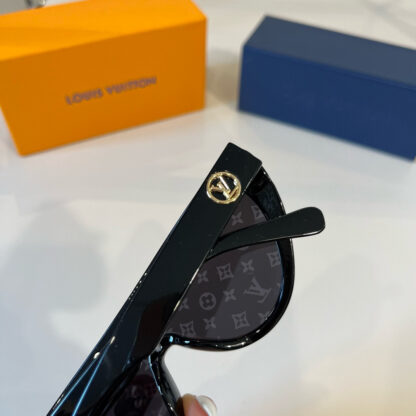 LOUIS VUITTON Fashion Sunglasses - Image 9