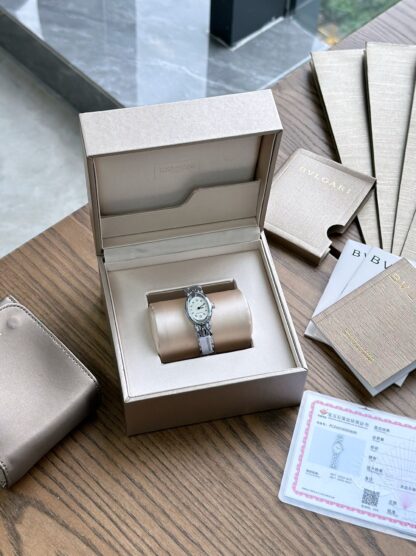 Bulgari's ultra-thin watch - Image 8