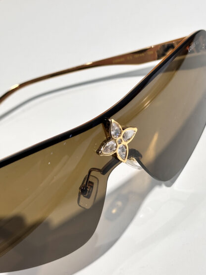 LOUIS VUITTON Fashion Sunglasses - Image 9