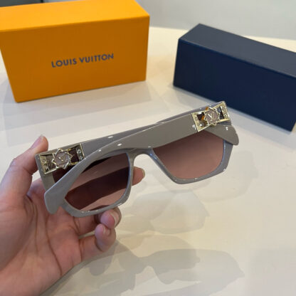 LOUIS VUITTON Fashion Sunglasses - Image 9