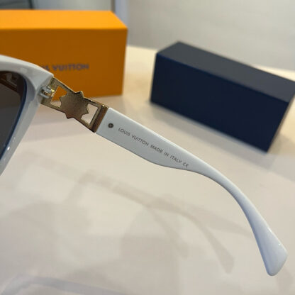 LOUIS VUITTON Fashion Sunglasses - Image 9