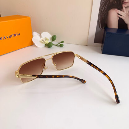 LOUIS VUITTON Fashion Sunglasses - Image 10