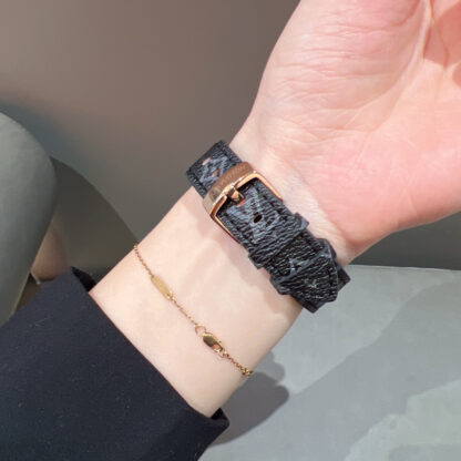 Louis Vuitton classic presbyopic watch - Image 8