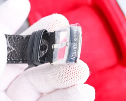 Louis Vuitton Men's Mechanical Watch - Image 8