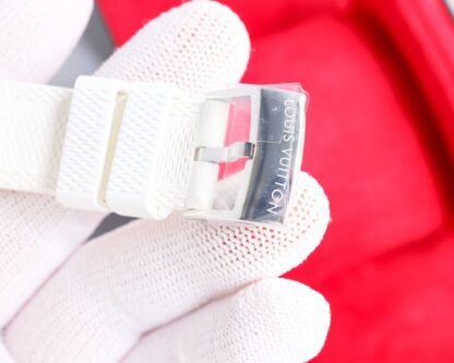 Louis Vuitton III watches - Image 8