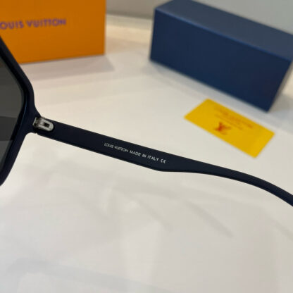 LOUIS VUITTON Fashion Sunglasses - Image 9
