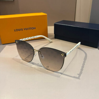 LOUIS VUITTON Fashion Sunglasses - Image 9