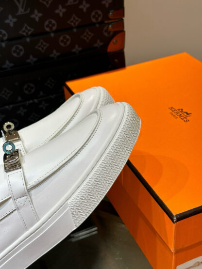 Hermès Classic Men's White Soft and Durable Loafers - Image 8