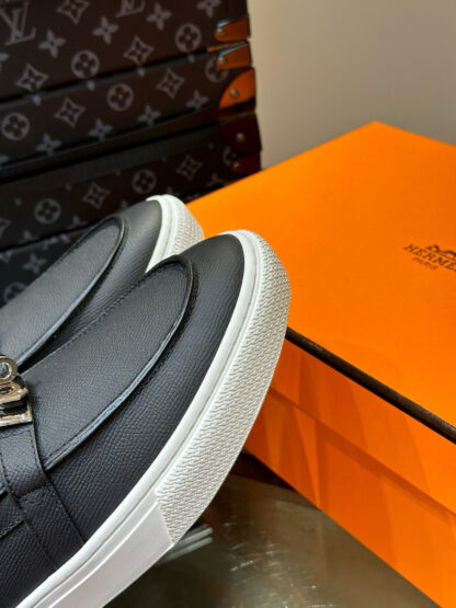 Hermès Classic Men's Black Soft and Durable Loafers - Image 8