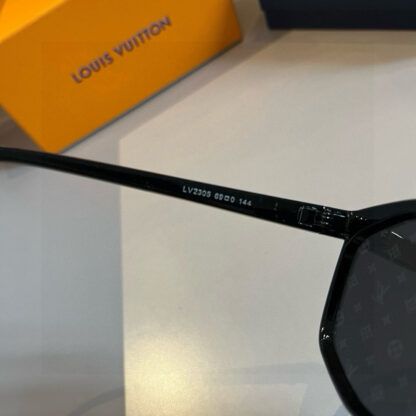 LOUIS VUITTON Fashion Sunglasses - Image 9