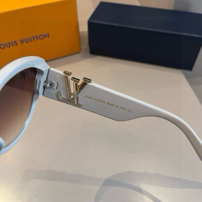 LOUIS VUITTON Fashion Sunglasses - Image 9