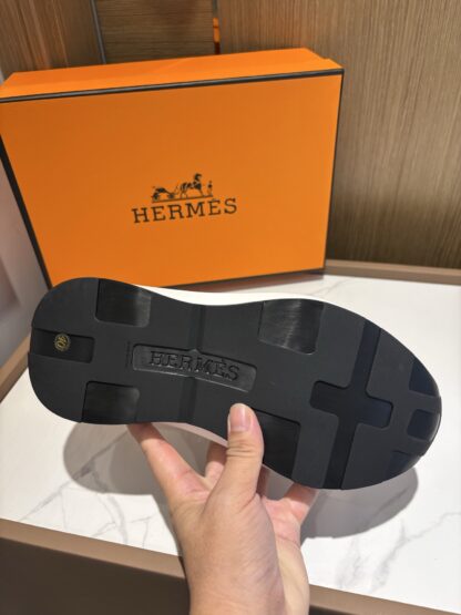 Hermes white and black fashion simple casual sports shoes - Image 8
