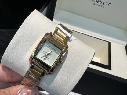 Burberry exquisite high-end fashion watches - Image 8