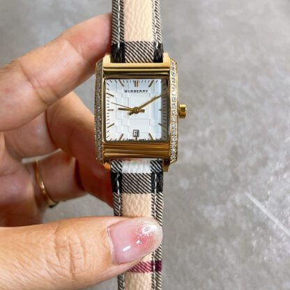 Burberry Fashion Versatile Quartz Watch - Image 9
