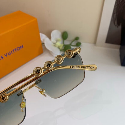 LOUIS VUITTON Fashion Sunglasses - Image 9