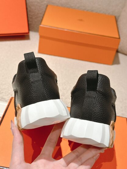 Hermes couple's breathable and lightweight black casual sports shoes - Image 8