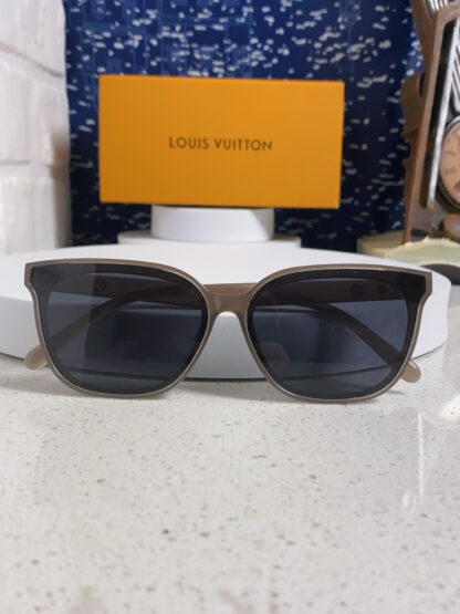 LOUIS VUITTON Fashion Sunglasses - Image 9