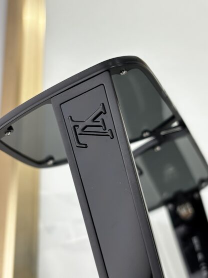 LOUIS VUITTON Fashion Sunglasses - Image 9