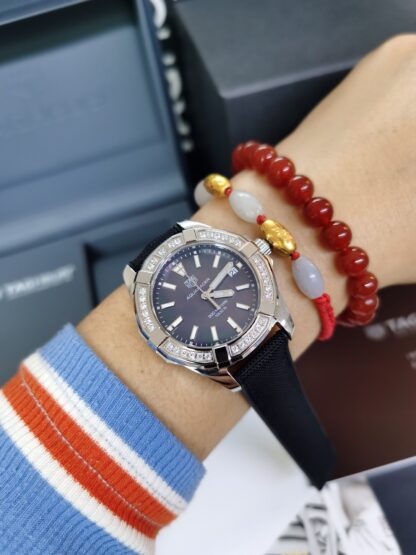 TAGHeuer Aquaracer Series Quartz Women's Watch - Image 5