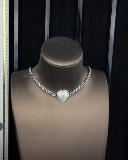 Chanel White Resin Heart Necklace - Image 7