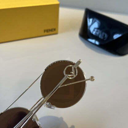 FENDI fashion trend sunglasses - Image 9