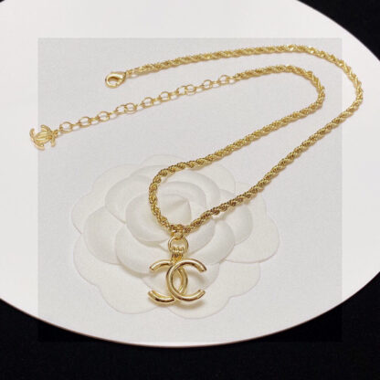 Chanel Classic Gold Pendant Necklace - Image 8