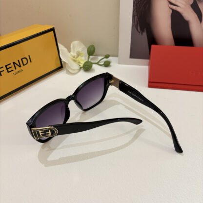 FENDI fashion trend sunglasses - Image 9