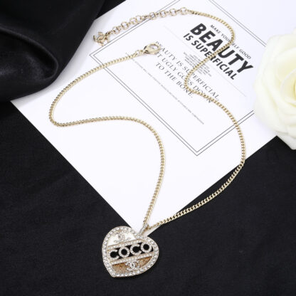 Chanel exquisite coco heart necklace - Image 8