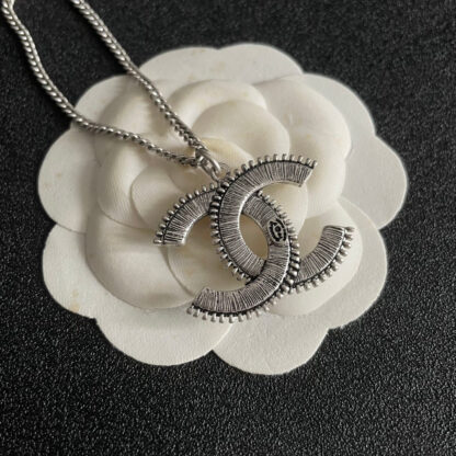 Chanel exquisite fashion vintage necklace - Image 6