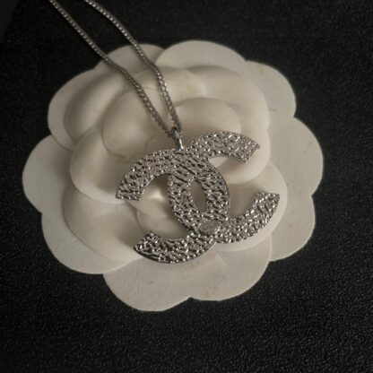 Chanel Fashionable and Versatile Double C Necklace - Image 6
