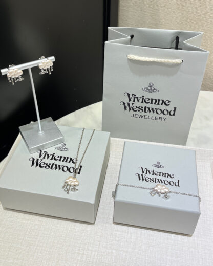 Vivienne Westwood Pearl Cloud Small Saturn Charm Bracelet - Image 8